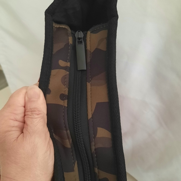 Haute Shore Blake Soho Neoprene Camo Crossbody Bag Purse Green Adjustable Straps - Picture 10 of 14